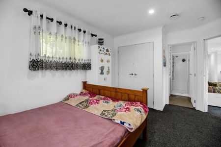 Beautiful Family Home in Spotswood - Photo 4