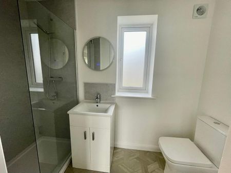 6 bedroom semi-detached house to rent - Photo 5