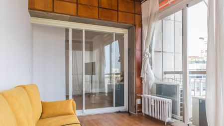 Room in a shared 9-bedroom apartment for rent in Gaztambide, Madrid, perfect for professionals and students - Photo 4