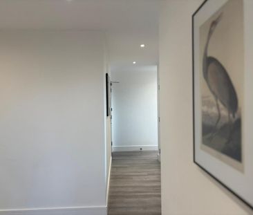 3 bedroom flat to rent - Photo 2