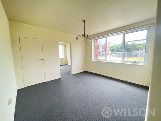 One bedroom apartment in perfect location - Photo 1