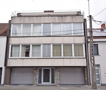 Ruim dakappartement in hartje Roeselare, nabij station - Photo 2