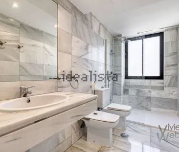 Alquiler de ático en Calle Santa Engracia - Photo 1