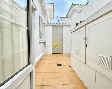 3-BEDROOM SEMI-DETACHED HOUSE - TORREVIEJA - Photo 5