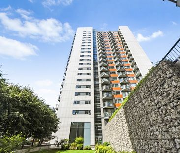 1 Bed Flat, Proton Tower, E14 - Photo 2