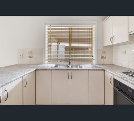 10 Bristol Crescent, Davoren Park, SA 5113 - Photo 5