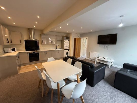 Melrosegate, Heworth - P1065 - Photo 1