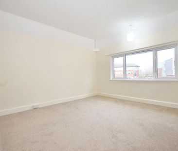 4 bedroom detached house to rent - Photo 2