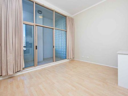 Modern & Spacious - Photo 5