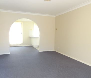 LOVELY 2 BEDROOM UNIT! - Photo 2