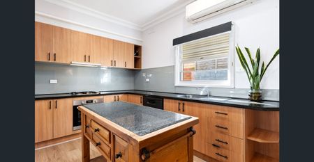 Charming 3-Bedroom Home (Gardening Included) with Tram at Your Doorstep - Photo 4