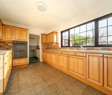 4 bedroom detached house to rent - Photo 3