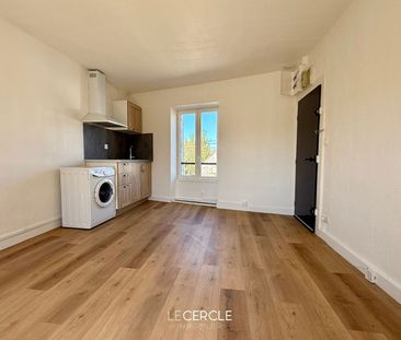 Appartement Thiers sur Thève T2 30 m2 chambre + Mezzanine, - Photo 1