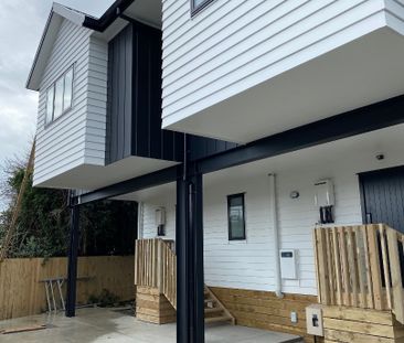 These studio rooms are conveniently located within walking distance... - Photo 1