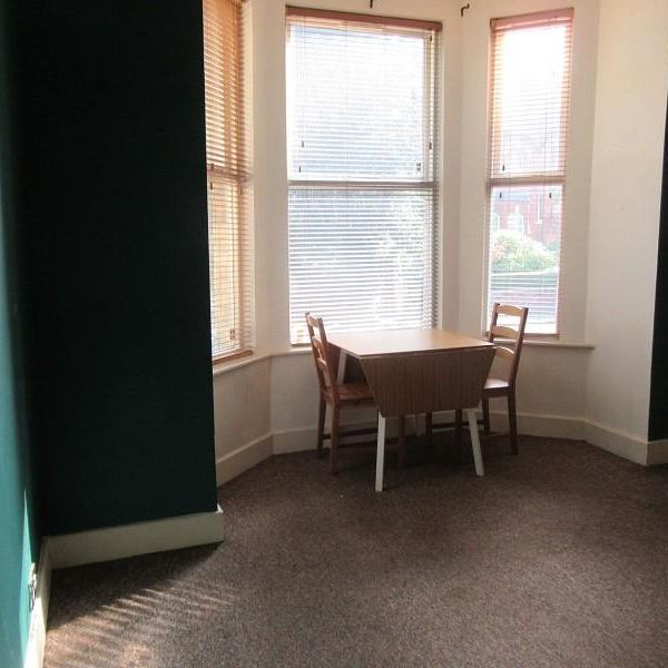 3 bedroom flat to rent - Photo 1