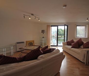 3 Bedroom Flat - First Floor - Photo 6