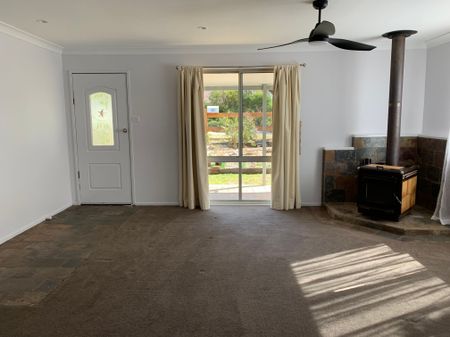 Sunny Four Bedroom Home - Photo 2