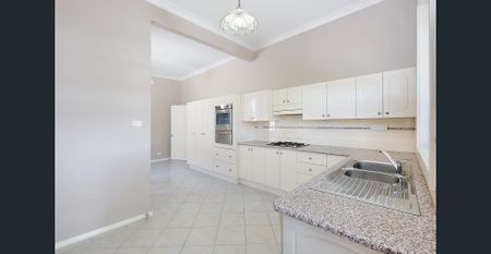 Family residence - Photo 2