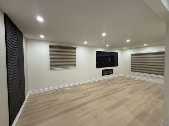 For Lease - 5 Bromley Crescent, Brampton, Ontario - Photo 1