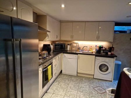 Lime Tree Road, Hounslow, Greater London, TW5 - Photo 5