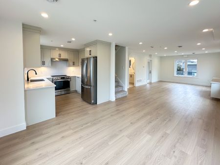 Brand New 3 Bed Townhouse | Langley | Double Garage | Corner Unit 1 - Photo 4