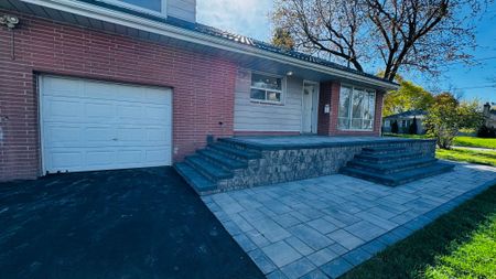 For Lease - 261 Essex Avenue, Richmond Hill, Ontario - Photo 2