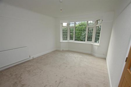 3 bedroom detached bungalow to rent - Photo 2