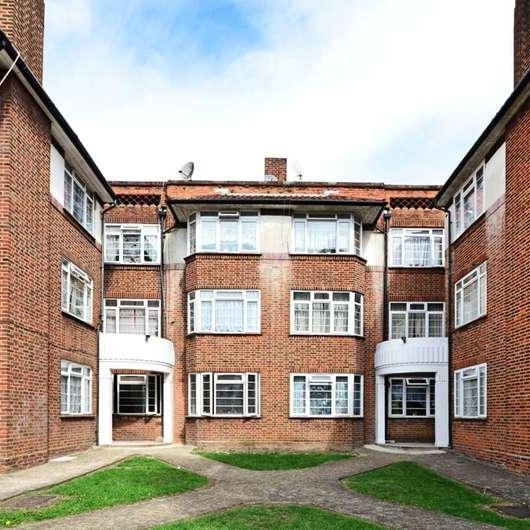 The Crest, Hendon, NW4 - Photo 2