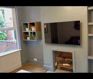 5 Bed Semi-Detached House, Rolleston Drive, NG7 - Photo 2