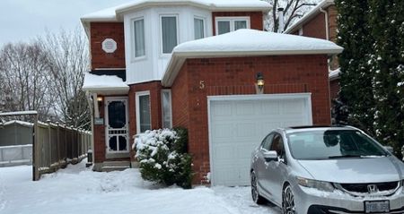 75 Weatherup, Lower Barrie | $1400 per month | Utilities Included - Photo 2