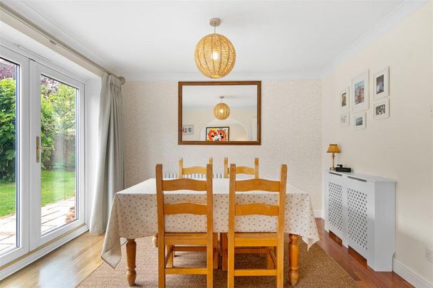 4 bedroom detached house to rent - Photo 1