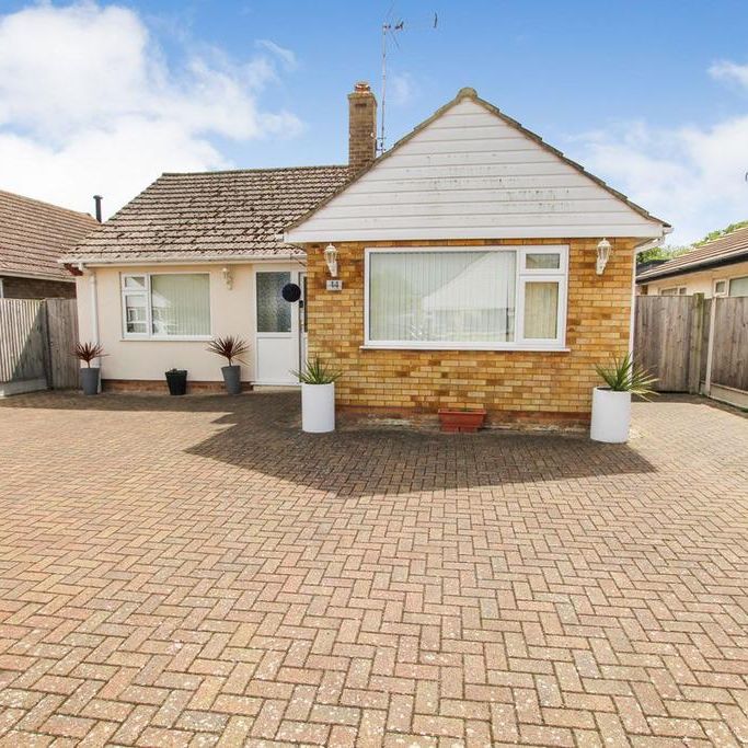 2 bedroom bungalow to rent - Photo 1