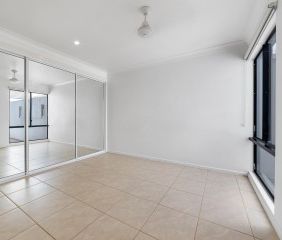 Stylish & Low-Maintenance Duplex in Prime Cannonvale Location - Photo 5