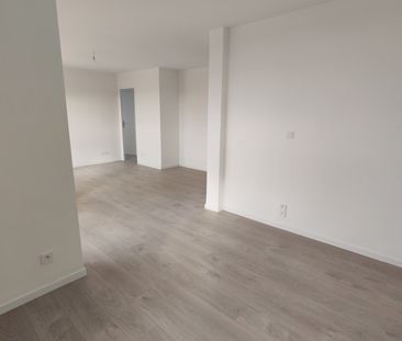 Location Appartement 5 pièces 70m² TOULON 83000 - Photo 3