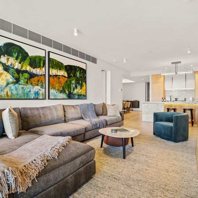 Luxurious 3-Bed Apartment in Exclusive Kurraba Point - Photo 1