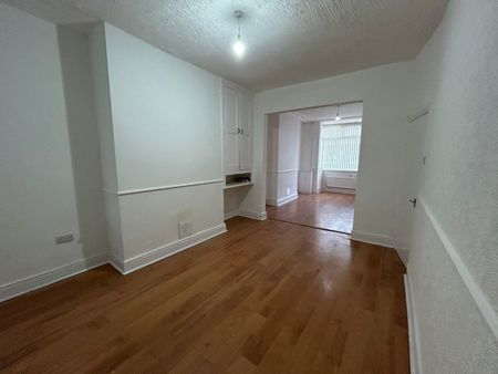 3 Bed Terraced House, Gill Street, M9 - Photo 3