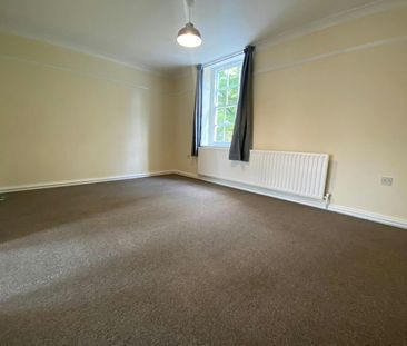 Flat to rent on - Photo 3