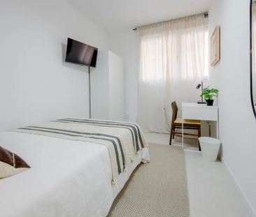 Plaza de Santa Teresita, Madrid, Community of Madrid 28011 - Photo 4