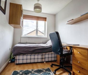 4 bedroom detached house to rent - Photo 2