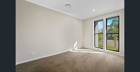Breaking lease situation $800 per week for first 6 months and $920 per week for remaining tenancy - Photo 3