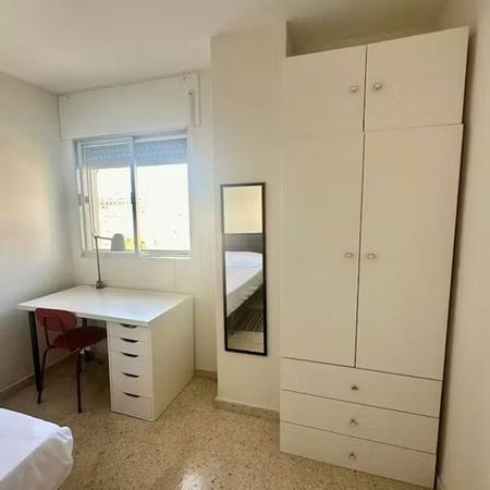 Calle Angosta del Carmen, Málaga, Andalusia 29002 - Foto 4