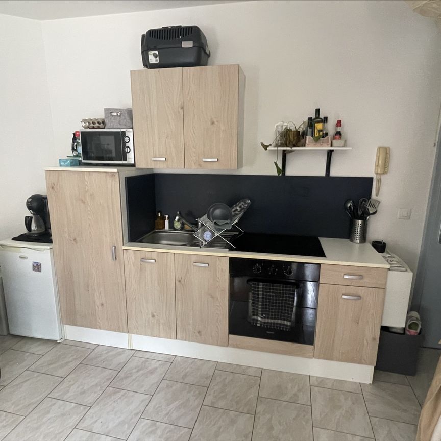 Location Appartement 2 pièces 27m² - Photo 1