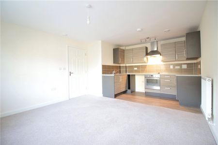 Fry Close, - Photo 2