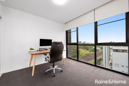 Stylish 2-Bedroom Apartment in Resort-Style 'Landmark' Complex - Photo 5