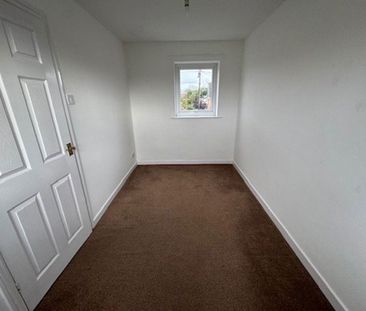 2 bedroom townhouse to rent - Photo 3