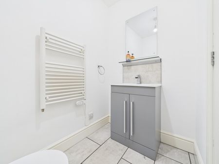 Compasses House, Park Street, Cheltenham, GL50 - Photo 2