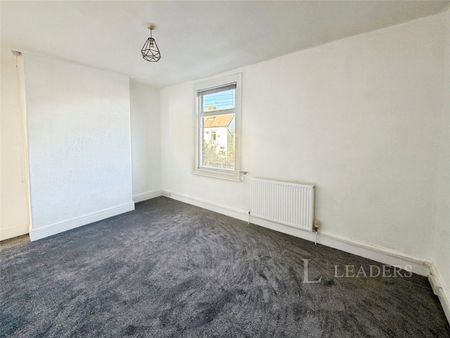 3 bedroom house to rent Woodhouse Road, Sheffield, South Yorkshire, S12 - Photo 5