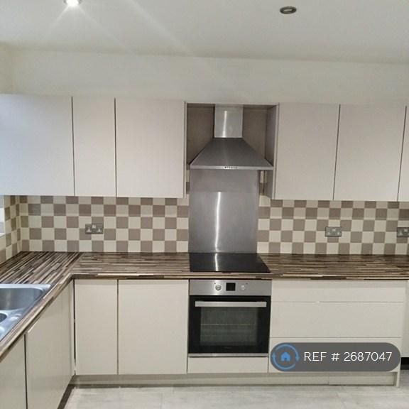 4 bedroom terraced house to rent - Photo 1