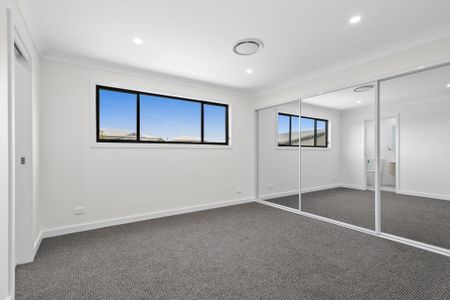 3/11 Griffiths Street Oak Flats - Photo 4