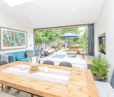 Immaculately presented Grade II listed house opposite The Long Walk... - Photo 3